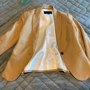 Blazer tan color 0P size Banana Republic like new